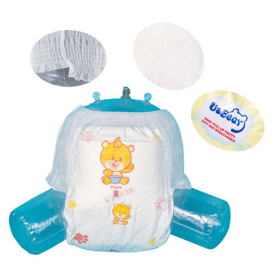 L'alto assorbimento 640ml tira sul pannolino del bambino